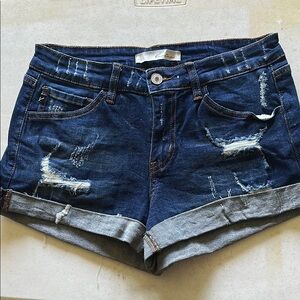 Kancan shorts size 7/27